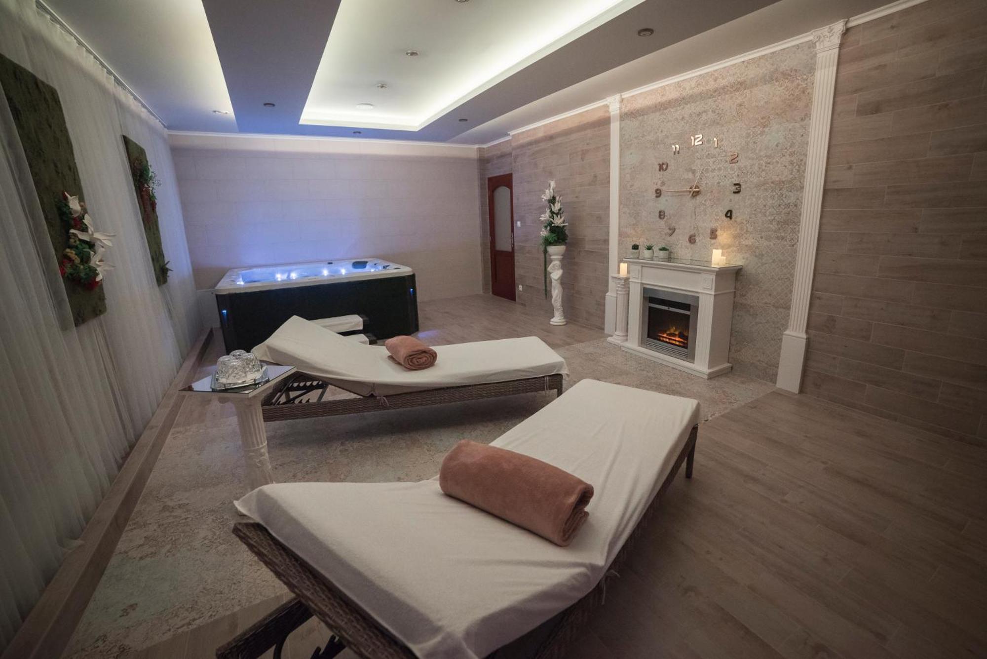 Hotel Alfa Giraltovce Екстериор снимка