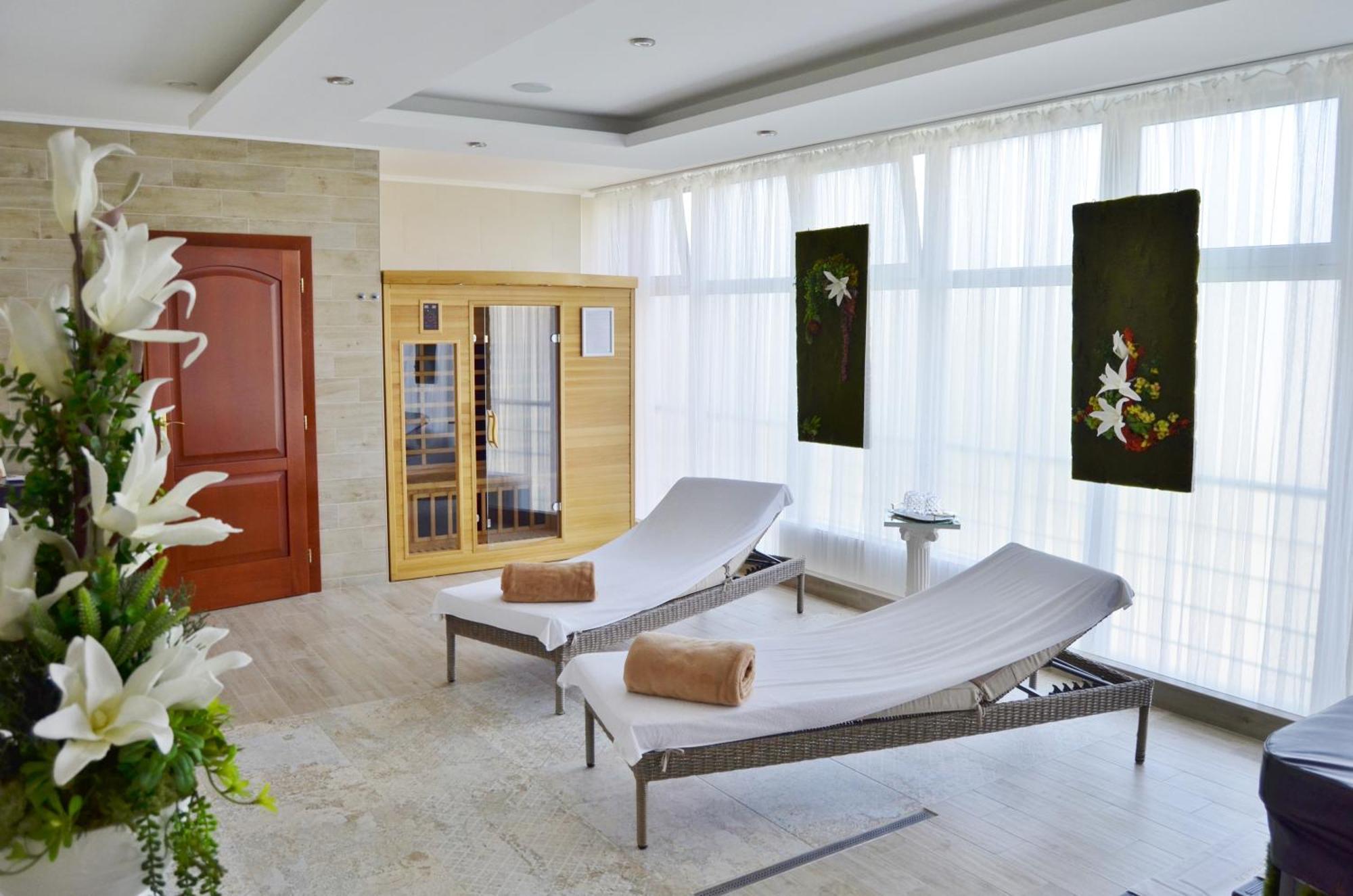 Hotel Alfa Giraltovce Екстериор снимка